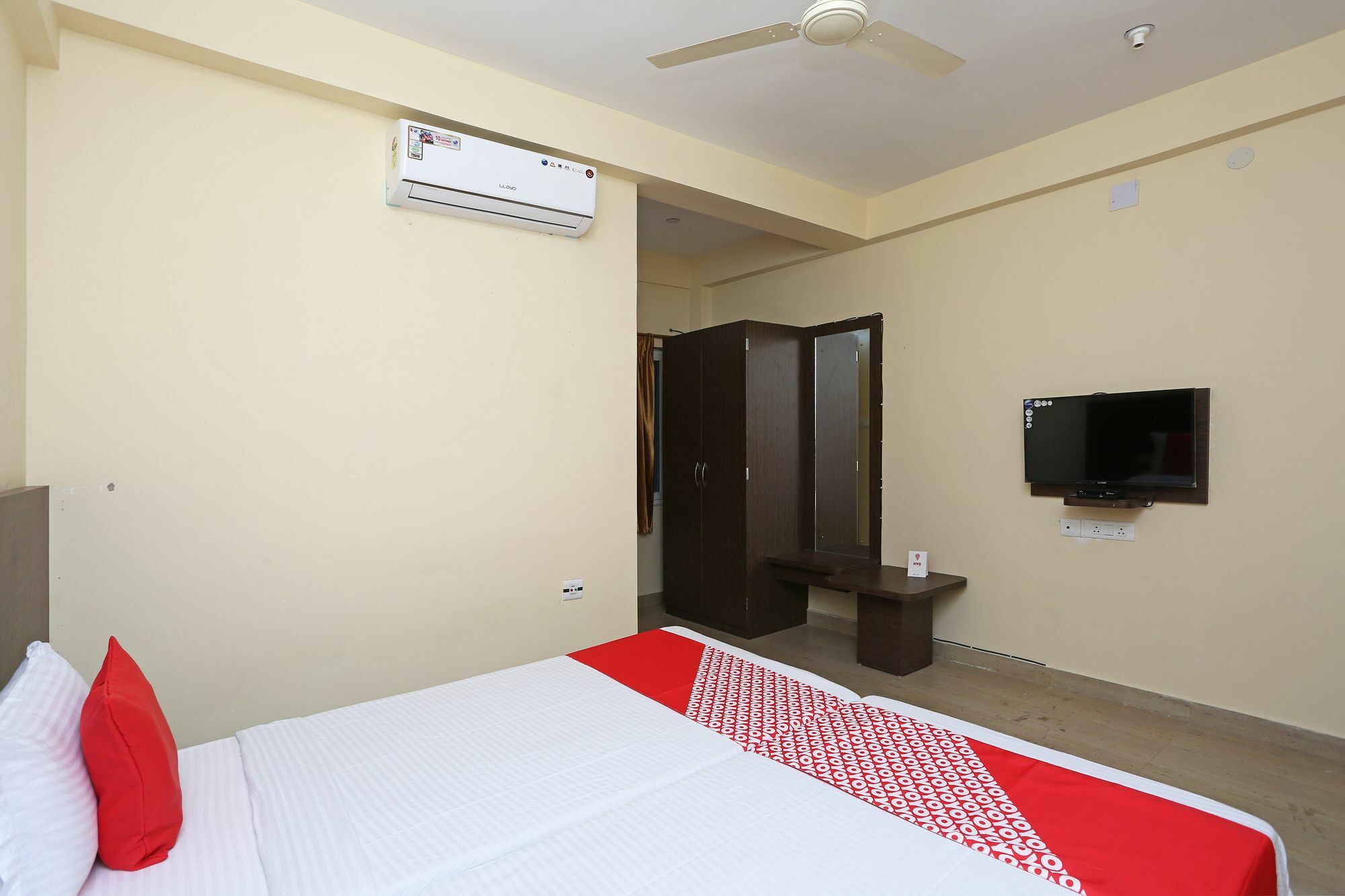 Oyo 11343 Hotel Sai International Bhubaneswar Ngoại thất bức ảnh
